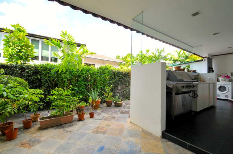 Landed Property for Sale 2.5sty SemiD Mount Sinai